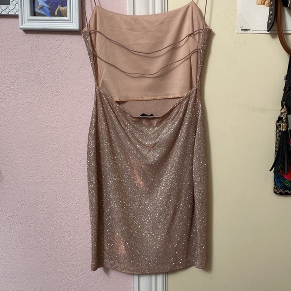 Pink dress. Size Medium. - Picture 2 of 4